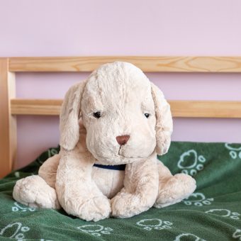 Flip knuffel XL sfeerbeeld bed