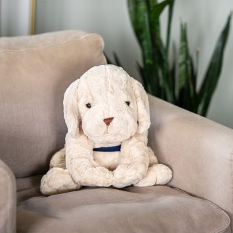 Flip knuffel XL sfeerbeeld stoel woonkamer